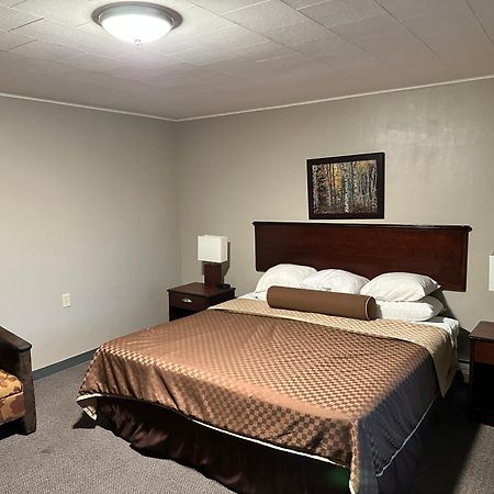 Cedar Hill Lodge Saint Ignace Esterno foto