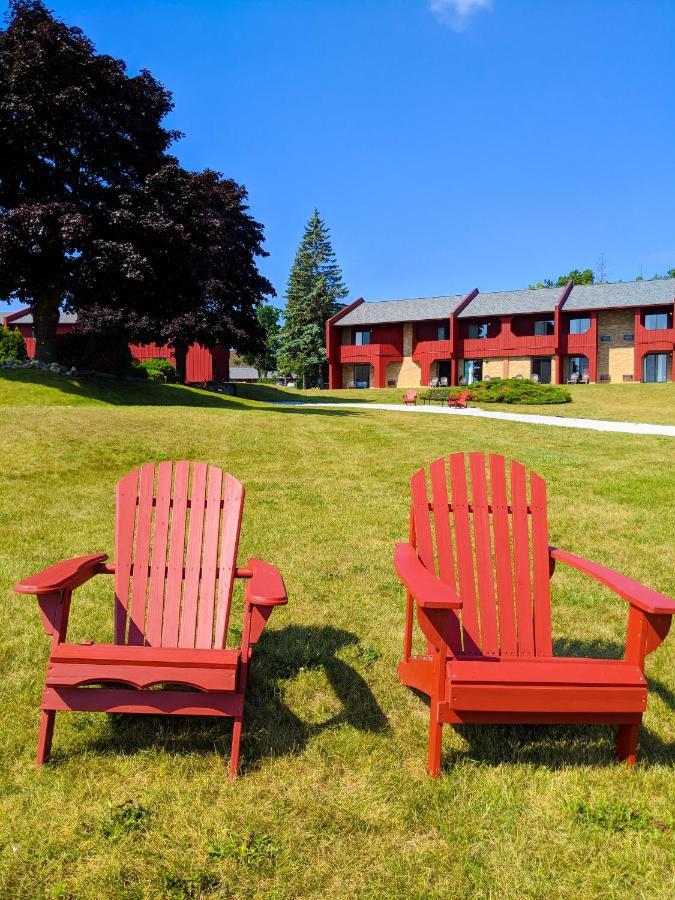 Cedar Hill Lodge Saint Ignace Esterno foto