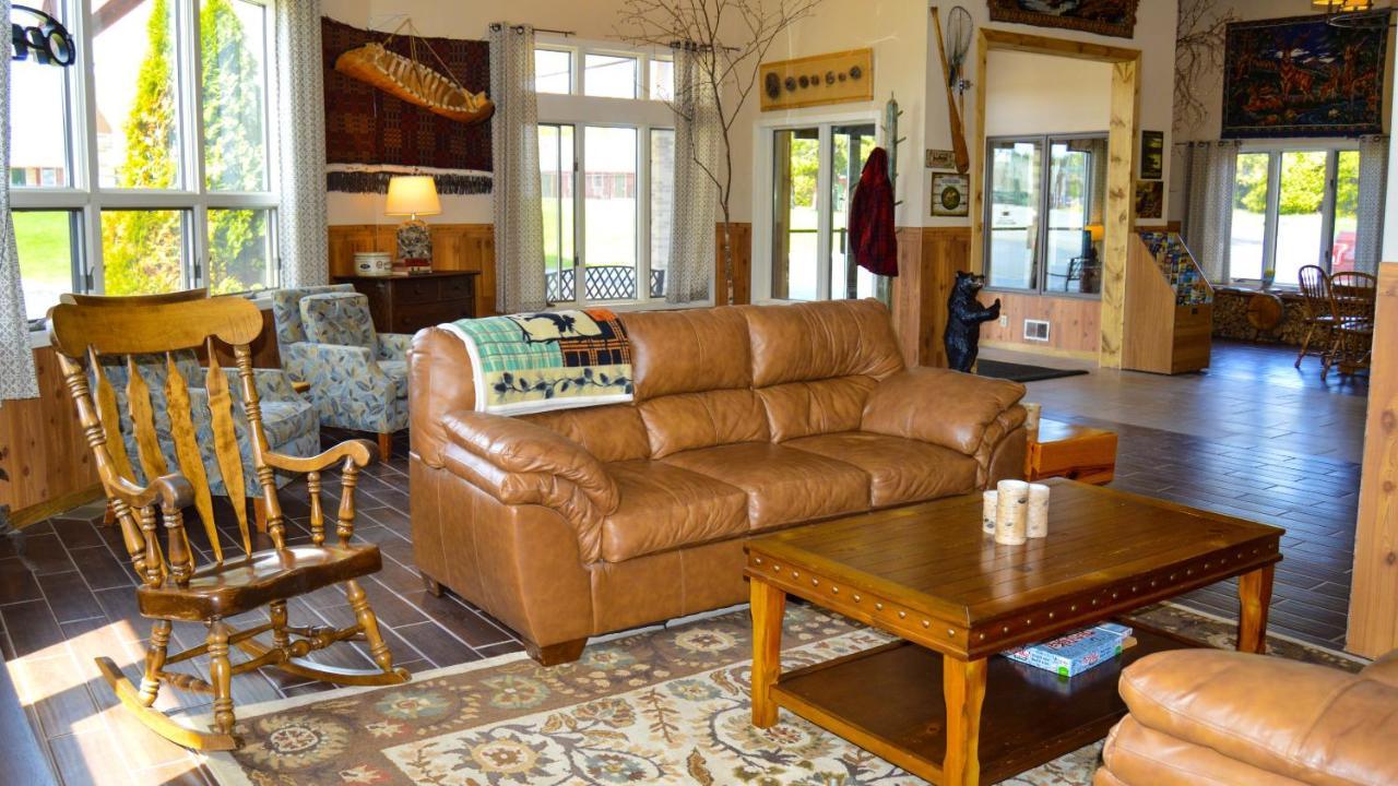 Cedar Hill Lodge Saint Ignace Esterno foto