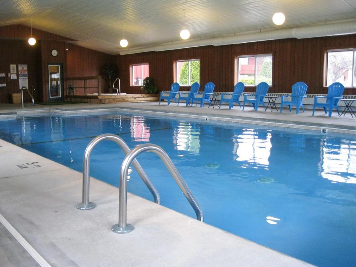 Cedar Hill Lodge Saint Ignace Esterno foto