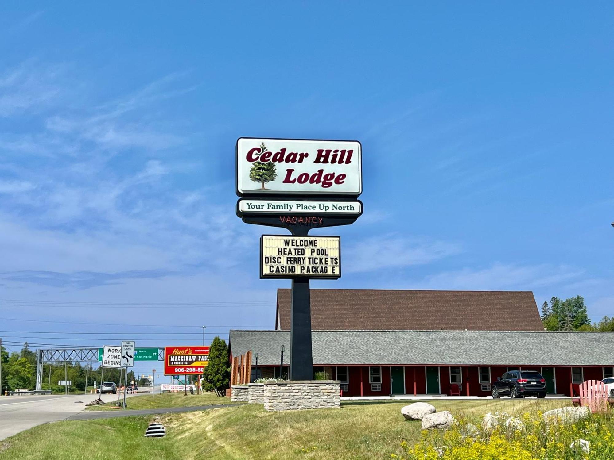 Cedar Hill Lodge Saint Ignace Esterno foto