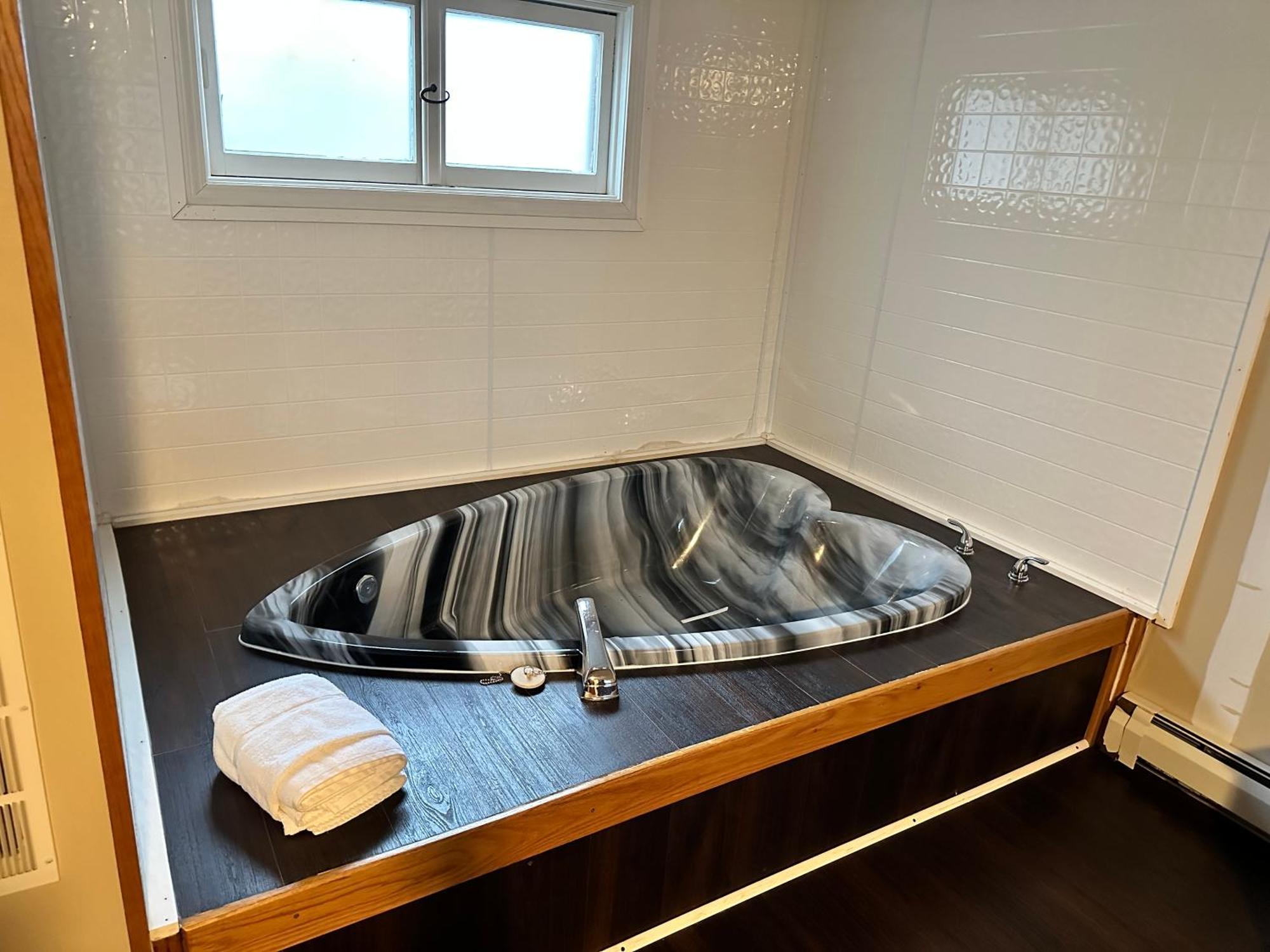 Cedar Hill Lodge Saint Ignace Esterno foto